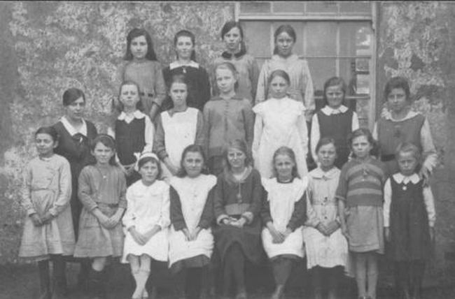 Bere Regis Girls School, Shitterton, 1921.
